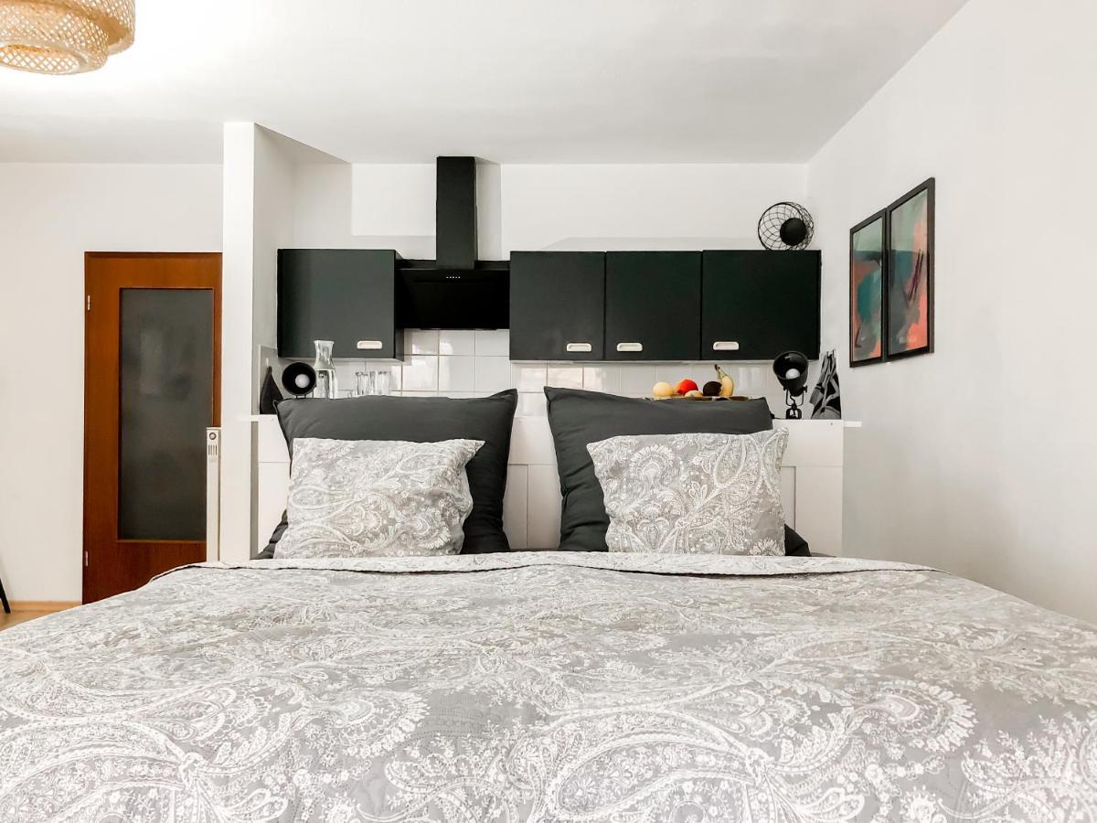 Studio Near Altstadt /W Workspace, Feng-Shui & Art فورتسبورغ المظهر الخارجي الصورة